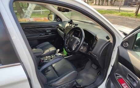 Mitsubishi Outlander III рестайлинг 3, 2018 год, 2 250 000 рублей, 11 фотография