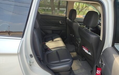 Mitsubishi Outlander III рестайлинг 3, 2018 год, 2 250 000 рублей, 7 фотография