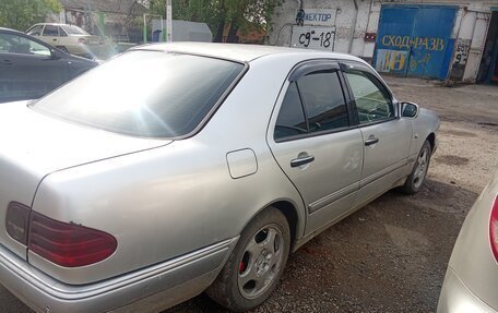 Mercedes-Benz E-Класс, 1997 год, 700 000 рублей, 5 фотография