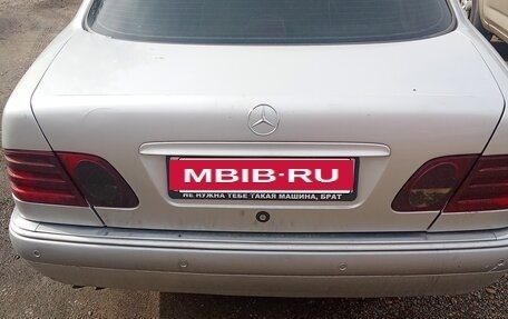Mercedes-Benz E-Класс, 1997 год, 700 000 рублей, 4 фотография