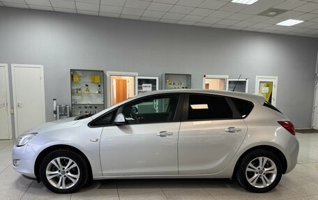 Opel Astra J, 2011 год, 590 000 рублей, 2 фотография