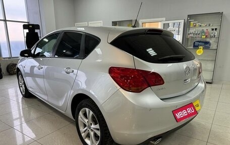 Opel Astra J, 2011 год, 590 000 рублей, 3 фотография