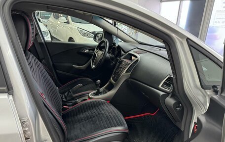 Opel Astra J, 2011 год, 590 000 рублей, 17 фотография