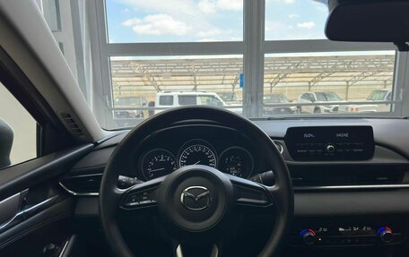 Mazda 6, 2019 год, 1 900 000 рублей, 13 фотография