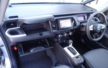 Honda Fit, 2021 год, 900 888 рублей, 7 фотография