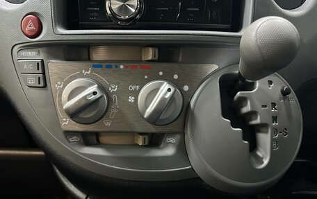 Toyota Sienta I, 2007 год, 579 000 рублей, 12 фотография