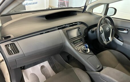 Toyota Prius, 2011 год, 1 329 000 рублей, 13 фотография