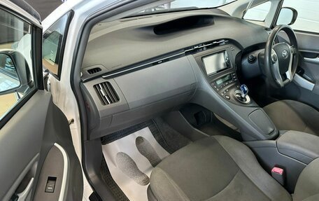 Toyota Prius, 2011 год, 1 329 000 рублей, 12 фотография