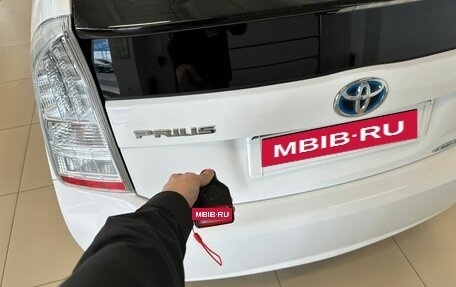 Toyota Prius, 2011 год, 1 329 000 рублей, 24 фотография