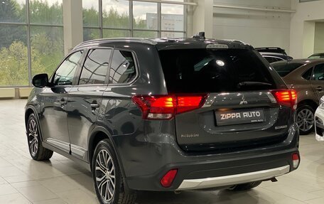 Mitsubishi Outlander III рестайлинг 3, 2017 год, 1 999 000 рублей, 6 фотография
