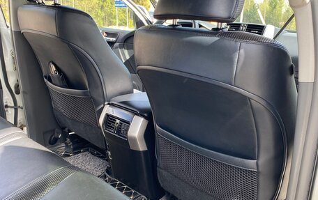 Toyota Land Cruiser Prado 150 рестайлинг 2, 2013 год, 3 599 000 рублей, 7 фотография