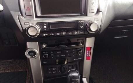Toyota Land Cruiser Prado 150 рестайлинг 2, 2013 год, 3 599 000 рублей, 3 фотография