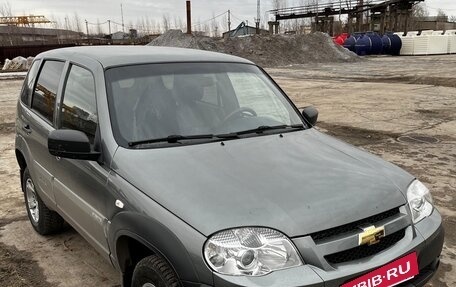 Chevrolet Niva I рестайлинг, 2018 год, 830 000 рублей, 4 фотография