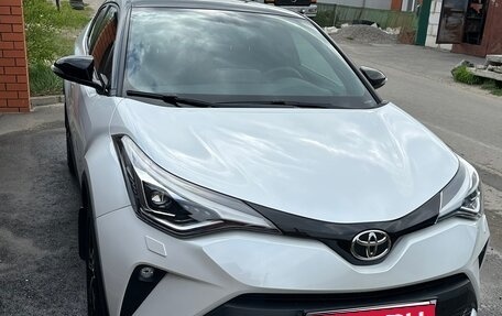 Toyota C-HR I рестайлинг, 2023 год, 3 900 000 рублей, 3 фотография