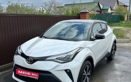 Toyota C-HR I рестайлинг, 2023 год, 3 900 000 рублей, 2 фотография