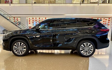 Toyota Highlander, 2022 год, 3 230 000 рублей, 9 фотография