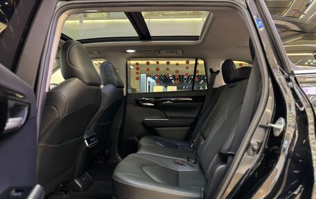Toyota Highlander, 2022 год, 3 230 000 рублей, 24 фотография