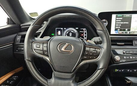 Lexus ES VII, 2021 год, 3 435 000 рублей, 18 фотография