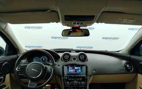 Jaguar XJ IV (X351), 2017 год, 3 245 000 рублей, 5 фотография