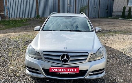 Mercedes-Benz C-Класс, 2012 год, 1 550 000 рублей, 1 фотография