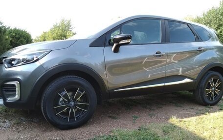 Renault Kaptur I рестайлинг, 2018 год, 1 550 000 рублей, 1 фотография