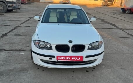 BMW 1 серия, 2008 год, 630 000 рублей, 1 фотография