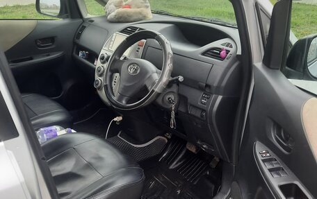 Toyota Ractis I, 2009 год, 620 000 рублей, 7 фотография