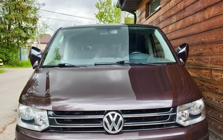 Volkswagen Caravelle T5, 2010 год, 2 800 000 рублей, 2 фотография