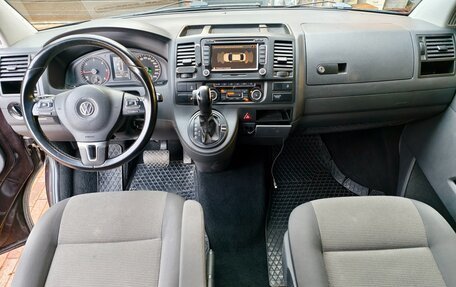 Volkswagen Caravelle T5, 2010 год, 2 800 000 рублей, 7 фотография