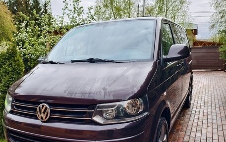 Volkswagen Caravelle T5, 2010 год, 2 800 000 рублей, 4 фотография