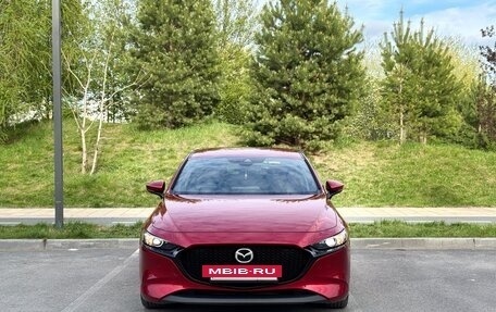 Mazda 3, 2020 год, 1 900 000 рублей, 4 фотография