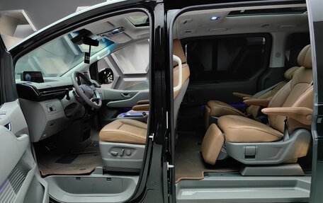 Hyundai Staria, 2023 год, 6 350 000 рублей, 15 фотография