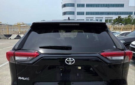 Toyota RAV4, 2022 год, 2 300 000 рублей, 5 фотография