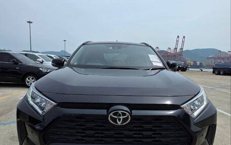 Toyota RAV4, 2022 год, 2 300 000 рублей, 2 фотография
