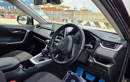 Toyota RAV4, 2022 год, 2 300 000 рублей, 13 фотография