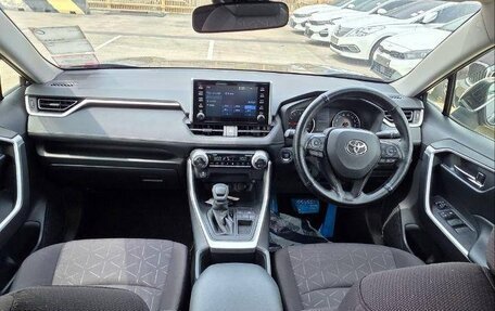 Toyota RAV4, 2022 год, 2 300 000 рублей, 17 фотография