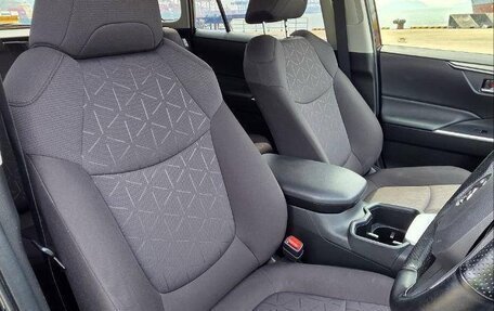 Toyota RAV4, 2022 год, 2 300 000 рублей, 15 фотография