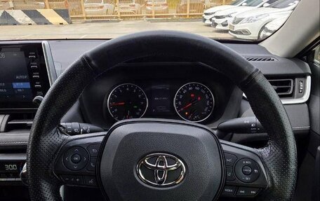 Toyota RAV4, 2022 год, 2 300 000 рублей, 19 фотография