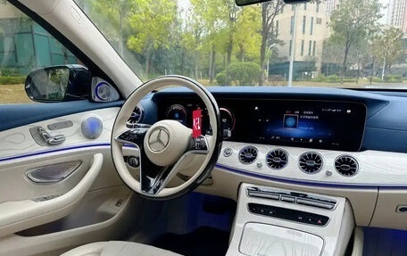 Mercedes-Benz E-Класс, 2022 год, 4 000 035 рублей, 12 фотография