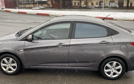 Hyundai Solaris II рестайлинг, 2011 год, 800 000 рублей, 2 фотография