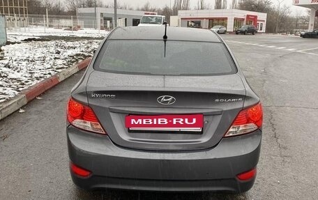 Hyundai Solaris II рестайлинг, 2011 год, 800 000 рублей, 11 фотография