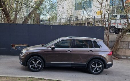 Volkswagen Tiguan II, 2018 год, 2 900 000 рублей, 4 фотография