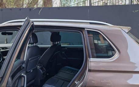 Volkswagen Tiguan II, 2018 год, 2 900 000 рублей, 10 фотография