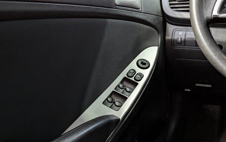 Hyundai Solaris II рестайлинг, 2016 год, 999 000 рублей, 21 фотография