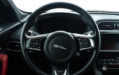 Jaguar F-Pace, 2017 год, 3 900 000 рублей, 13 фотография