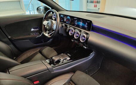 Mercedes-Benz CLA, 2019 год, 2 910 000 рублей, 5 фотография