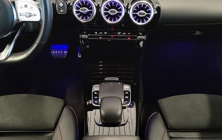 Mercedes-Benz CLA, 2019 год, 2 910 000 рублей, 14 фотография