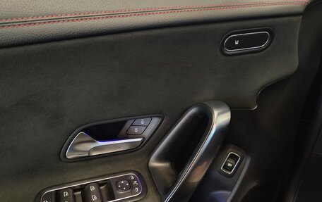 Mercedes-Benz CLA, 2019 год, 2 910 000 рублей, 12 фотография