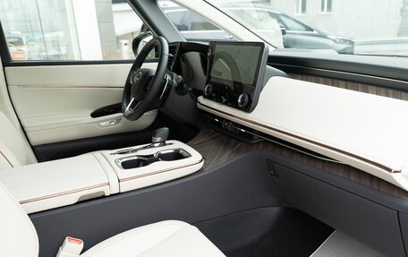 Lexus LM, 2024 год, 22 000 000 рублей, 12 фотография