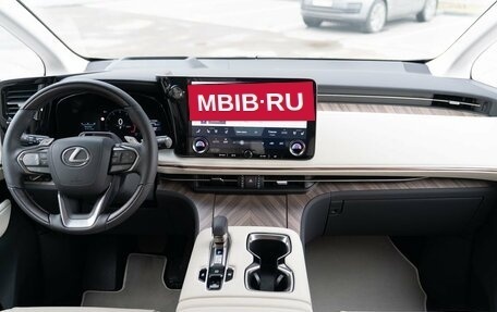 Lexus LM, 2024 год, 22 000 000 рублей, 10 фотография